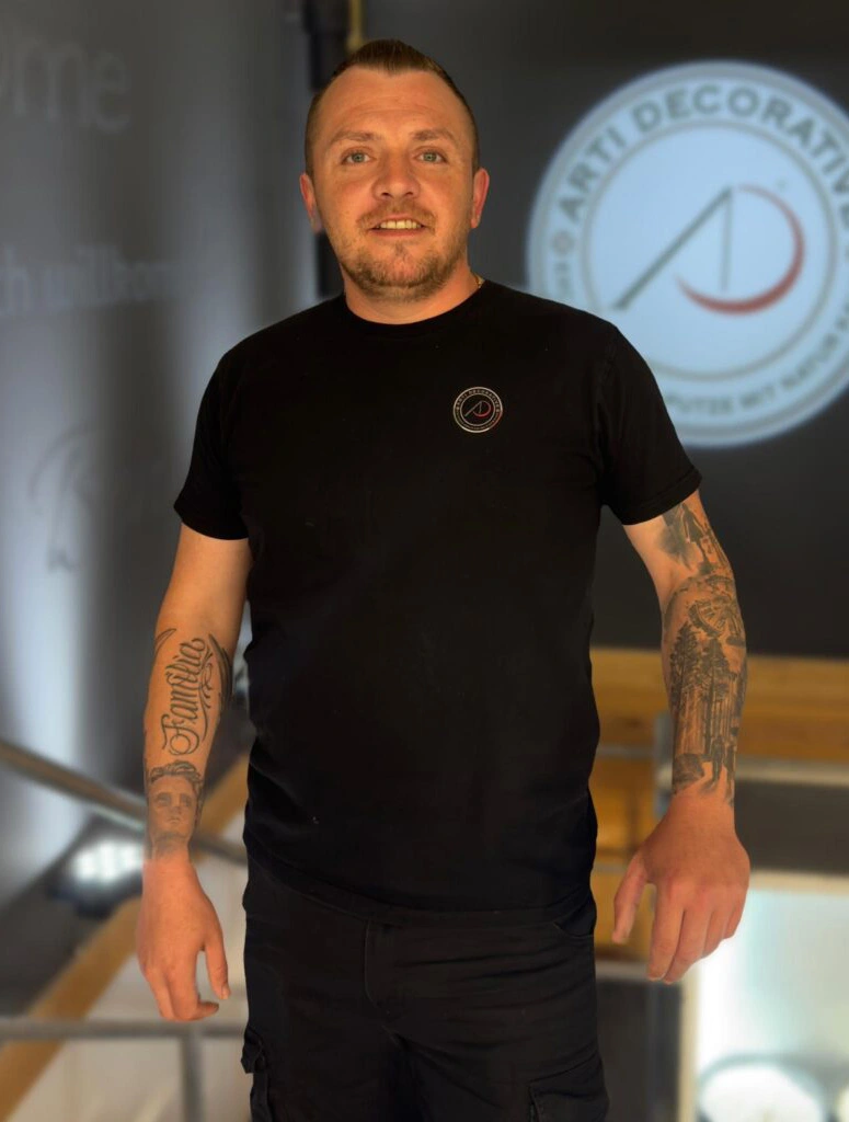 Über uns 9 Adrian Tuta - Logistikleitung